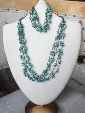 Premier Designs Turquoise Chip Multi-Strand Necklace and Bracelet Set